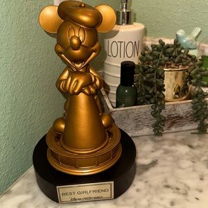 ♥️ DISNEY’S MICKEY MOUSE 9” MGM STUDIO “BEST GIRLFRIEND” AWARD 🖤